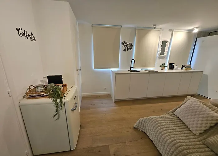 Apartment Wayqup Met Groot Terras